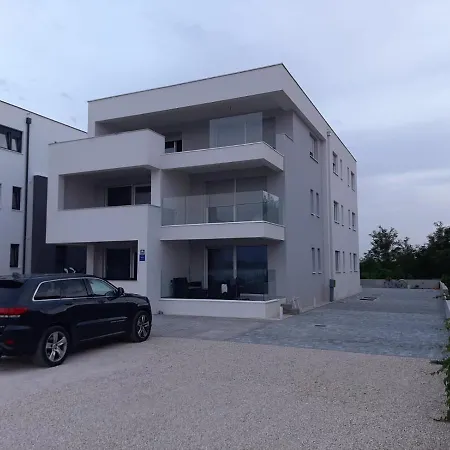 B & R Summer Breeze * Nin