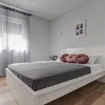 B & R Summer Breeze Apartment Nin