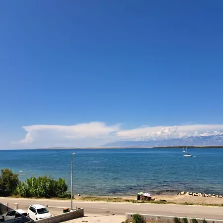 B & R Summer Breeze Apartman