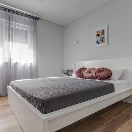 B & R Summer Breeze Apartman Nin